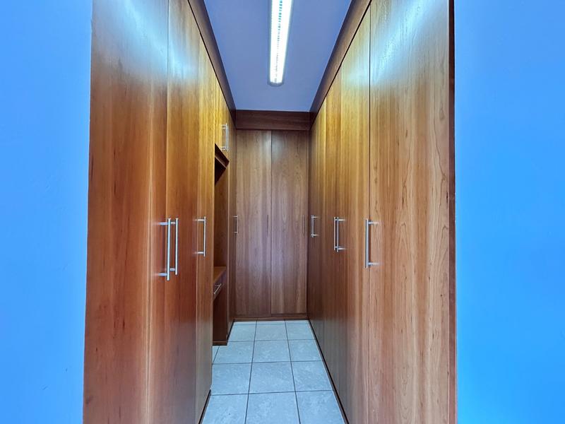 5 Bedroom Property for Sale in Birdwood Estate North West